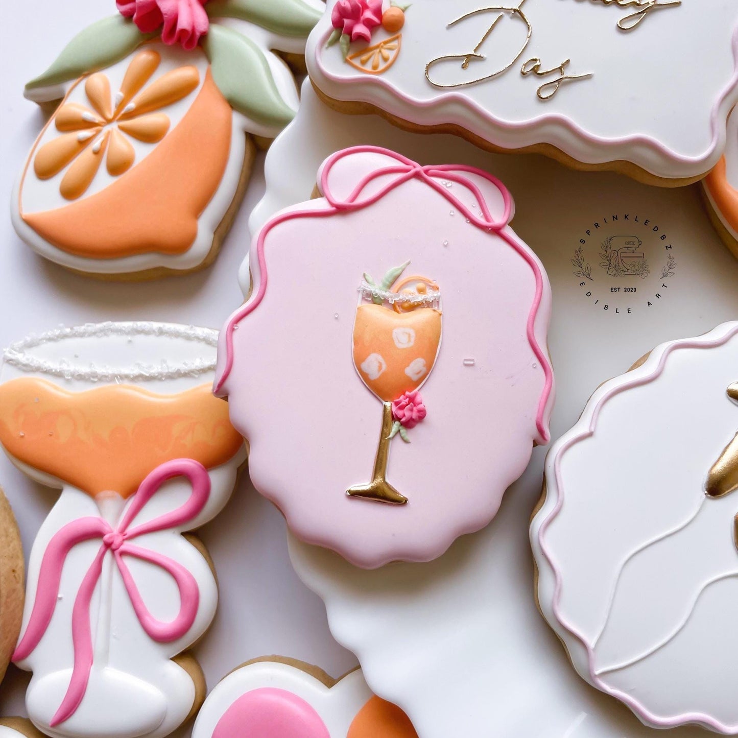 Wavy Oval with Bow Cookie Cutter