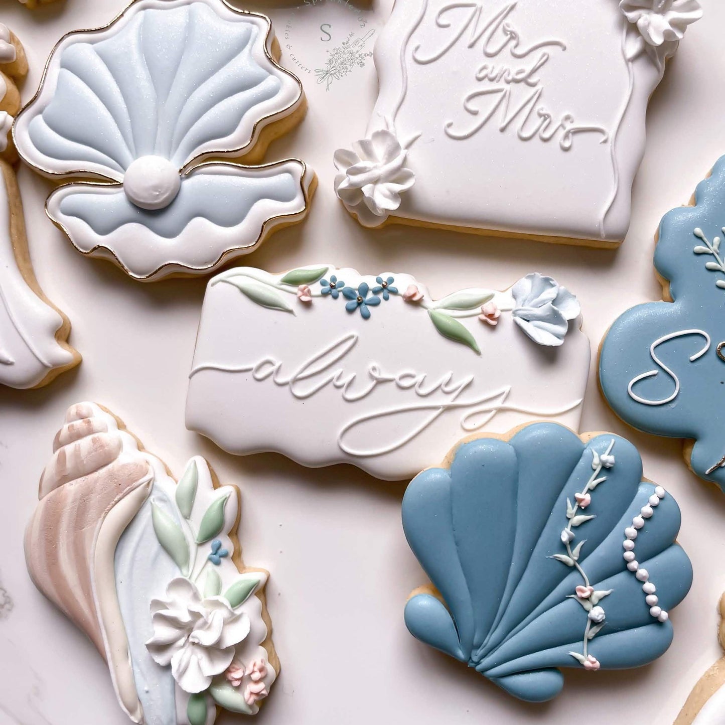 Long Wavy plaque with Florals Cookie Cutter